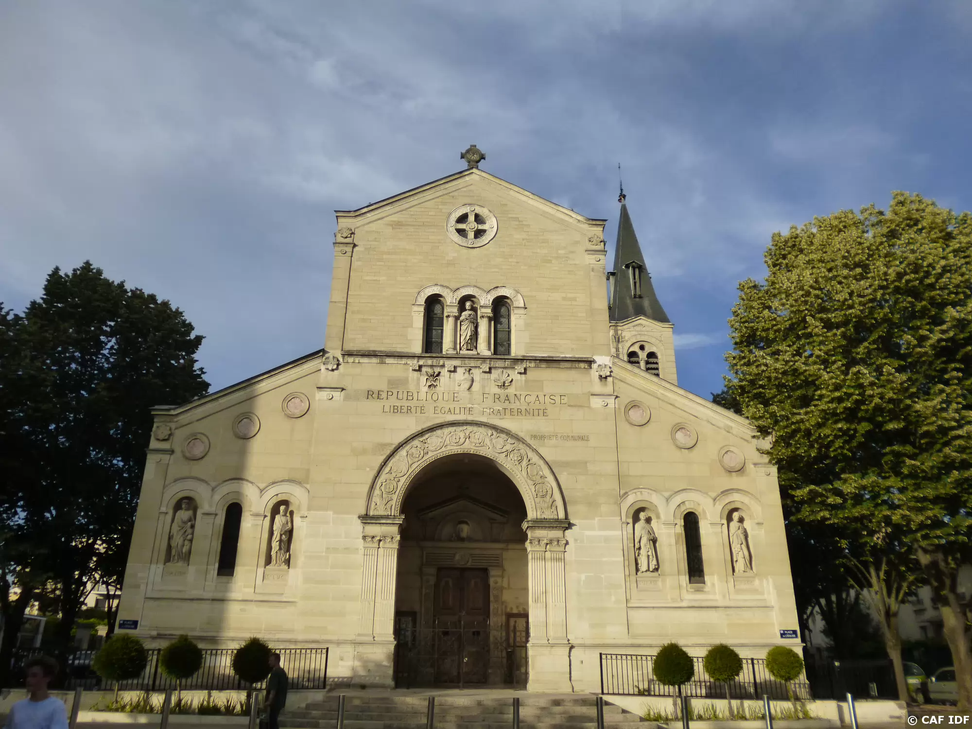 2019-06 Charenton-Le-Pont et Saint-Maurice CAF album photo montagne